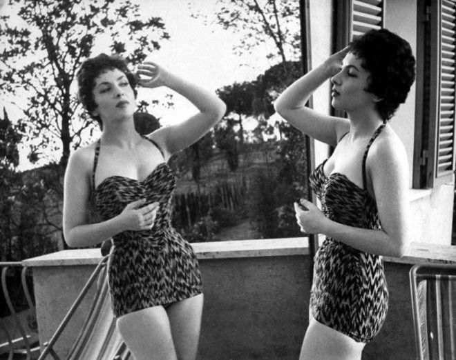 Да здравствует лето Винтажные фото знаменитых красавиц на пляже