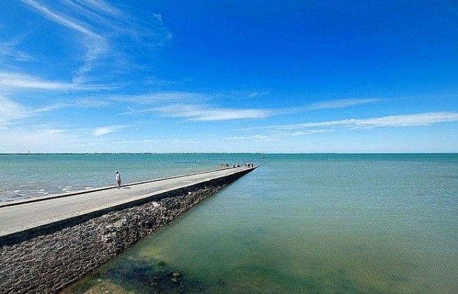 Дорога во Франции которая уходит под воду дважды в день