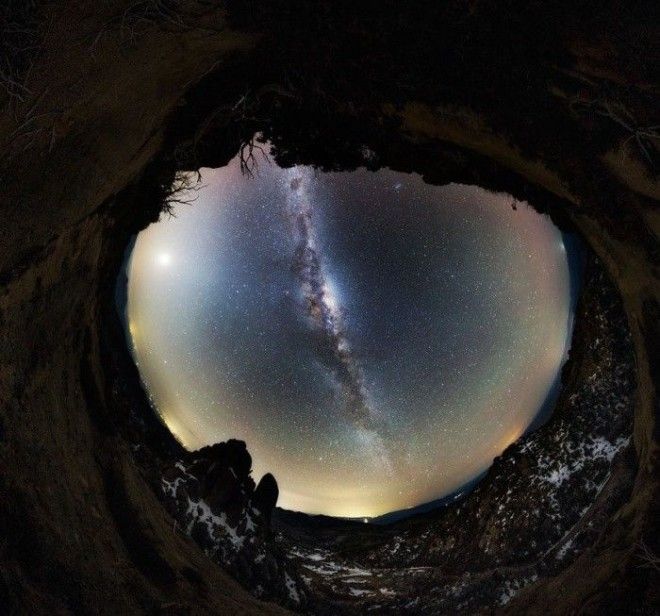 Необычный снимок звездного неба над планетой Земля