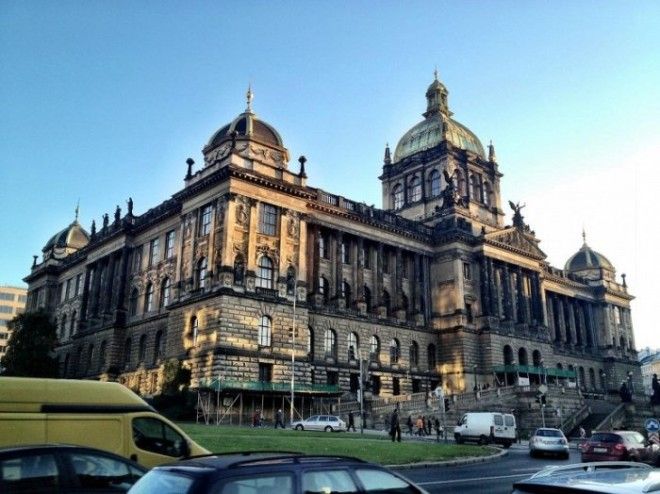 Крупнейший государственный музейный комплекс Чехии построенный в стиле неоренессанса был основан в 1818 году