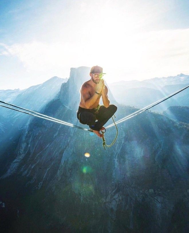 Безумные трюки которые заставят ваше сердце сжаться от ужаса адреналин адреналиновый спорт над пропастью по канату спорт хайлайнинг экстремалы экстремальное хобби