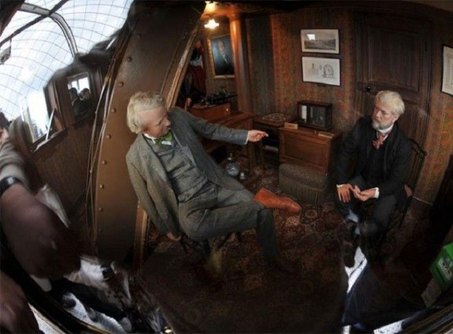 Небольшая квартирка на самой вершине Эйфелевой башни